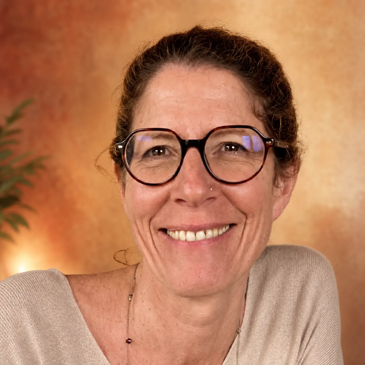 Véronique Azémard, thérapeute et psycho-praticienne certifiée à Genève.